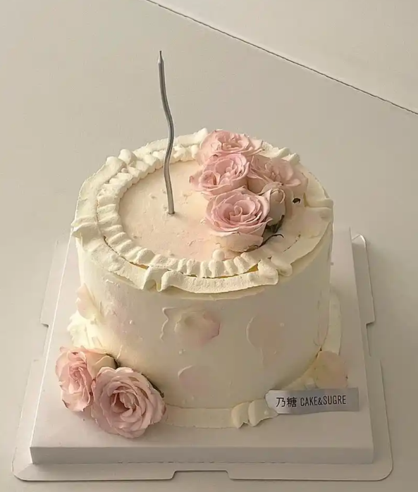 粉色玫瑰生日蛋糕